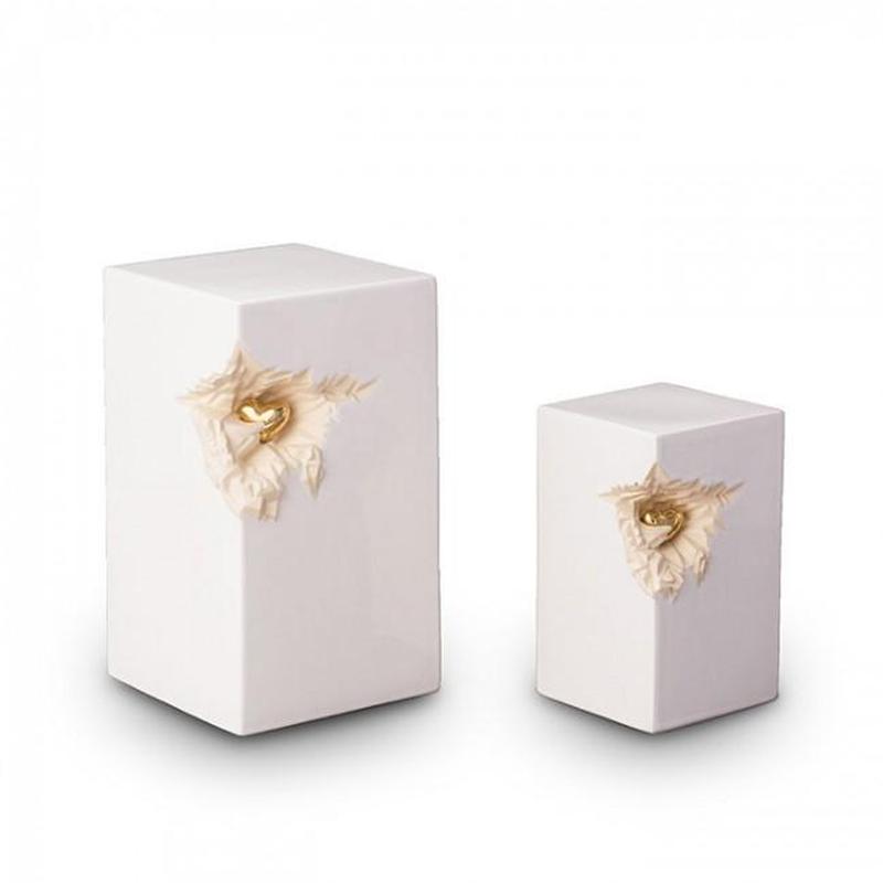 Ceramic Urn (White with Gold Recessed Heart Motif)